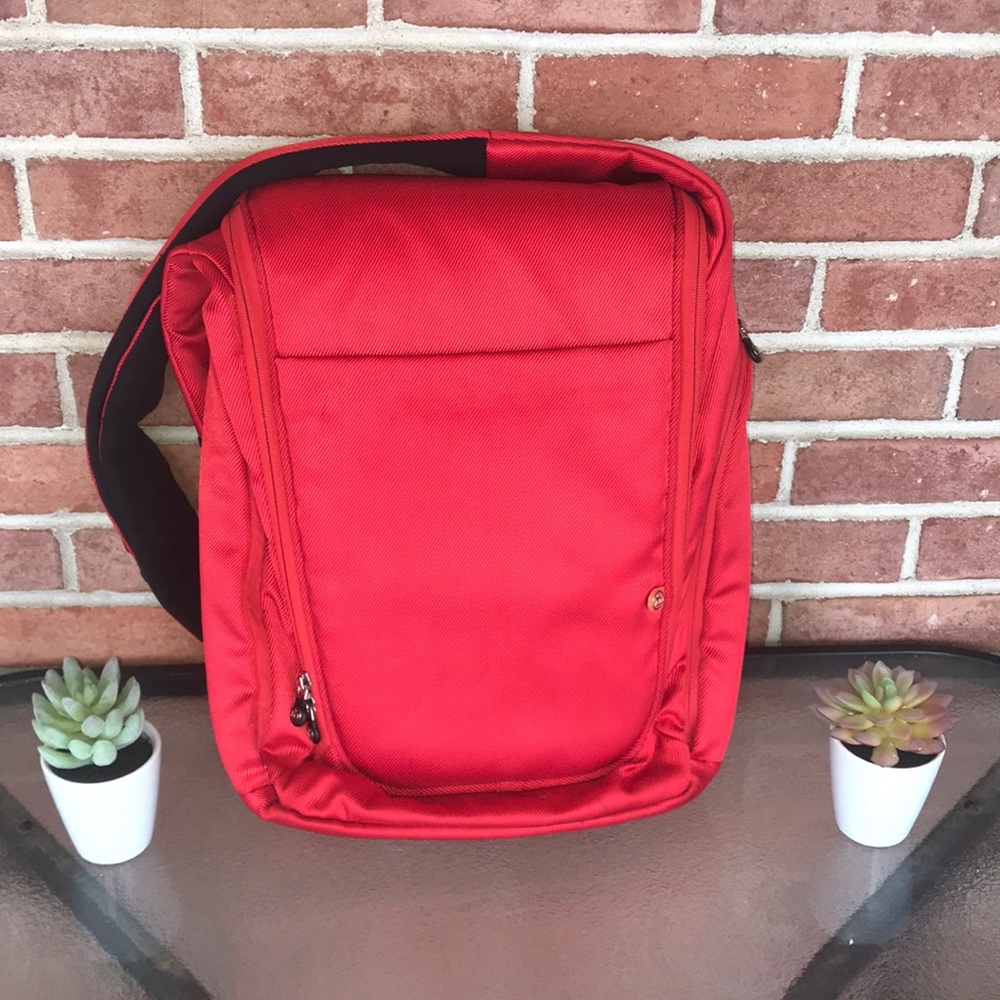 BOOQ Over-The-Shoulder Laptop & Essentials Bag.